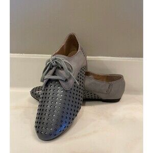 Women’s Dark Gray Perforated Tie Loafer Flats Yoki NWOT Size 7.5 Stylish Preppy